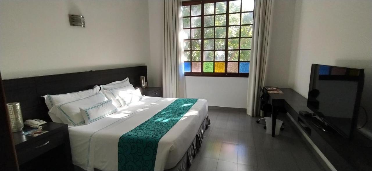 Hotel Union จีราร์ดอท ภายนอก รูปภาพ